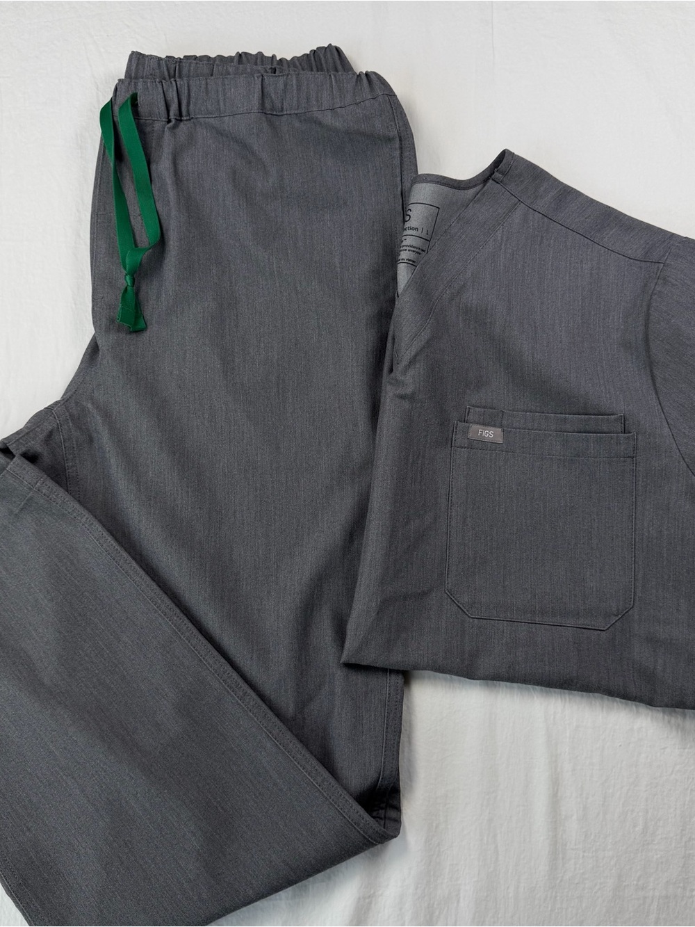 FIGS Mens Scrub Set Graphite Gray Leon V-Neck Top L & Pisco Straight Leg Pants M